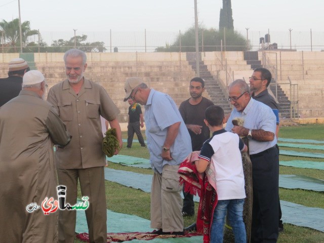  كفرقاسم - فيديو : تتصافح الايدي وتتعانق الرقاب في صلاة عيد الاضحى المبارك في المصلى ومشاركة واسعة مع الابتسامة 